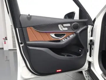 2022 Mercedes-Benz GLC с пробегом 57 638 км