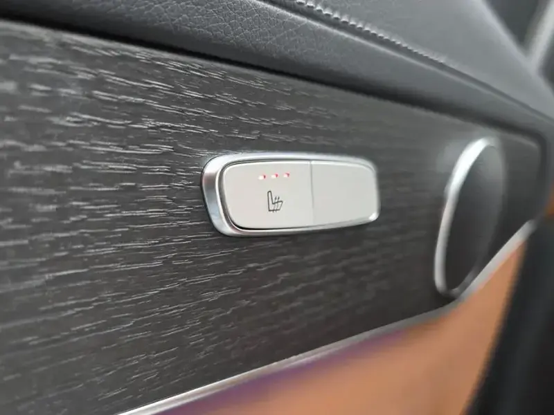 2022 Mercedes-Benz GLC с пробегом 57 638 км