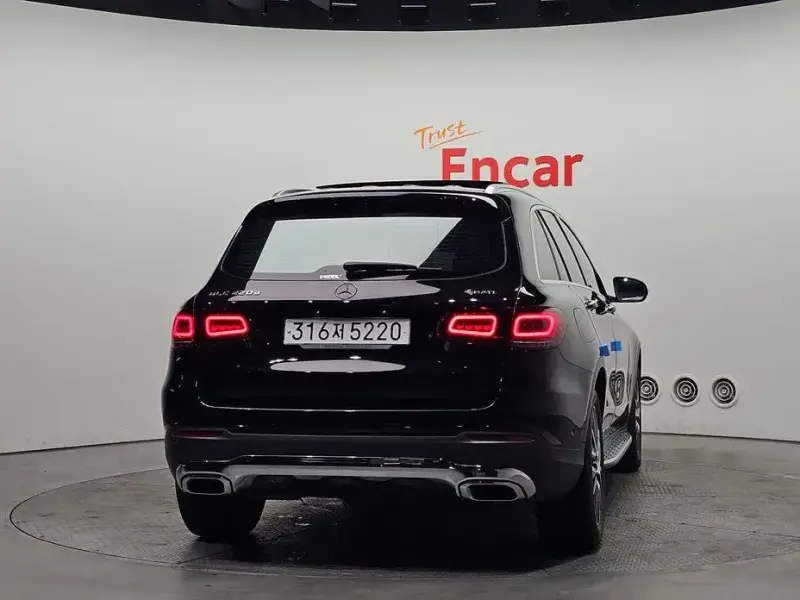 2021 Mercedes-Benz GLC с пробегом 72 808 км