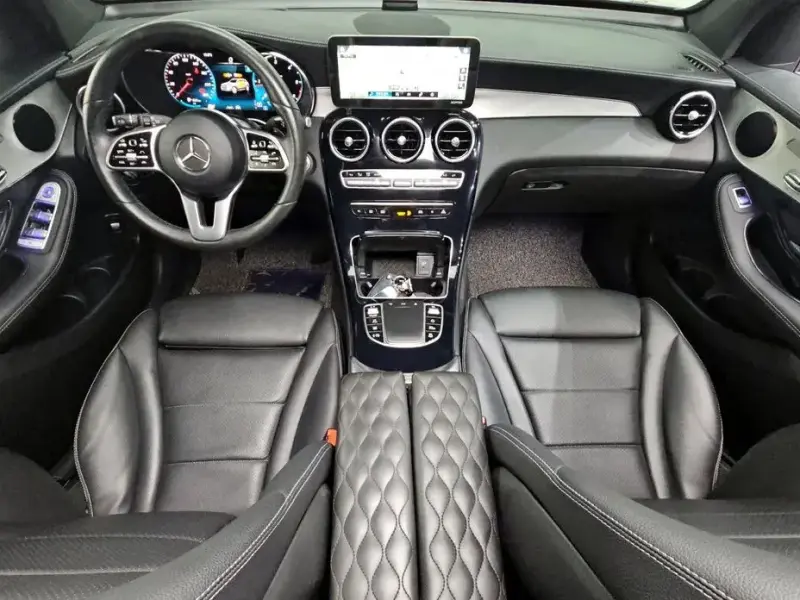 2021 Mercedes-Benz GLC с пробегом 72 808 км