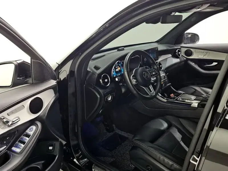 2021 Mercedes-Benz GLC с пробегом 72 808 км
