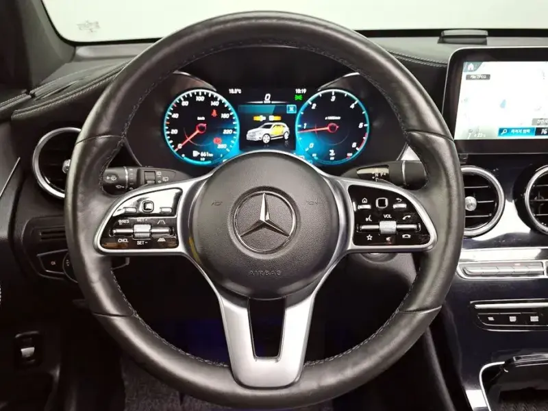 2021 Mercedes-Benz GLC с пробегом 72 808 км