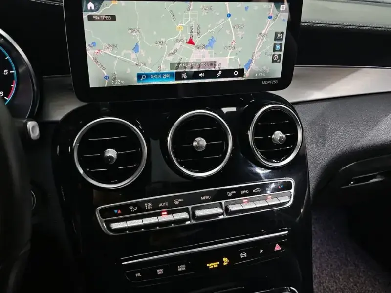2021 Mercedes-Benz GLC с пробегом 72 808 км