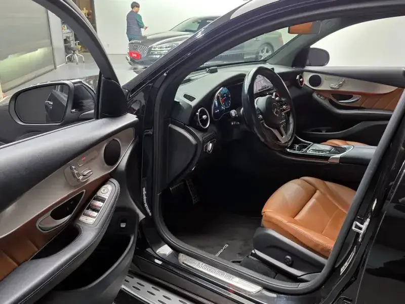 2021 Mercedes-Benz GLC с пробегом 51 262 км
