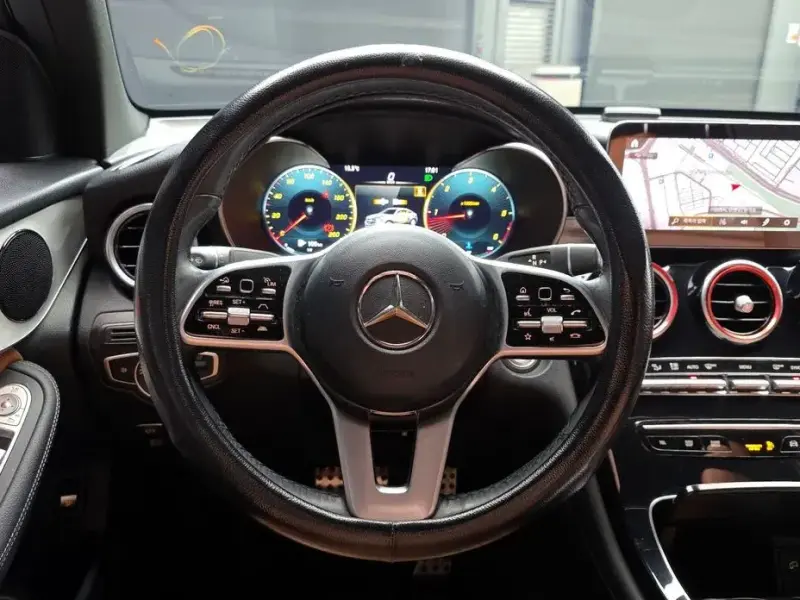 2021 Mercedes-Benz GLC с пробегом 51 262 км