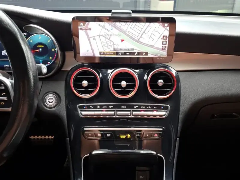 2021 Mercedes-Benz GLC с пробегом 51 262 км