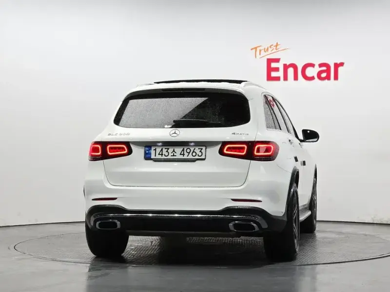 2022 Mercedes-Benz GLC с пробегом 48 032 км