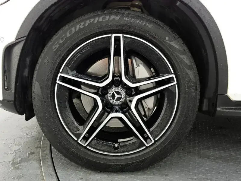 2022 Mercedes-Benz GLC с пробегом 48 032 км