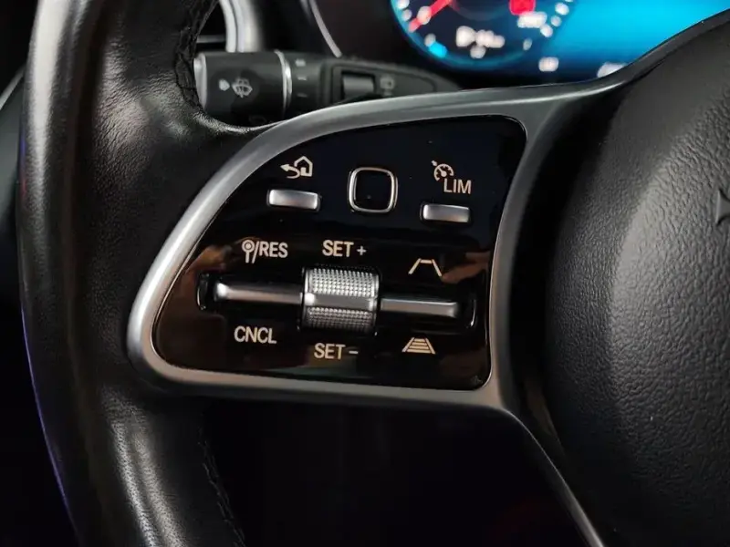 2022 Mercedes-Benz GLC с пробегом 80 949 км