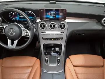 2022 Mercedes-Benz GLC с пробегом 48 032 км