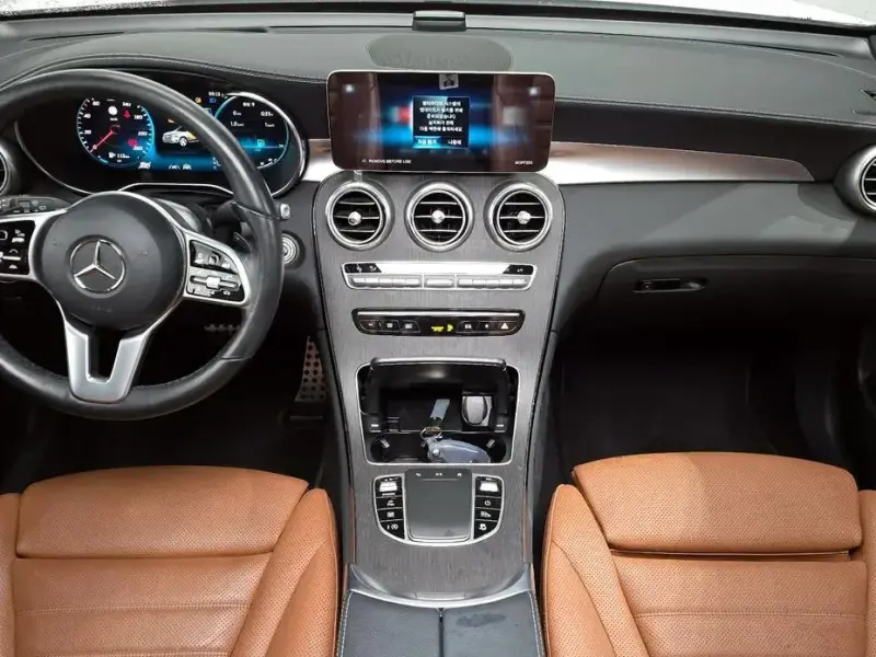 2022 Mercedes-Benz GLC с пробегом 48 032 км