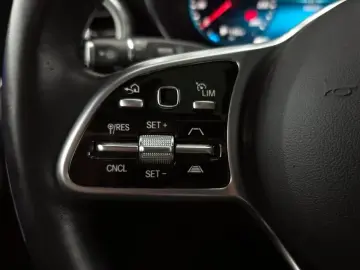 2022 Mercedes-Benz GLC с пробегом 48 032 км