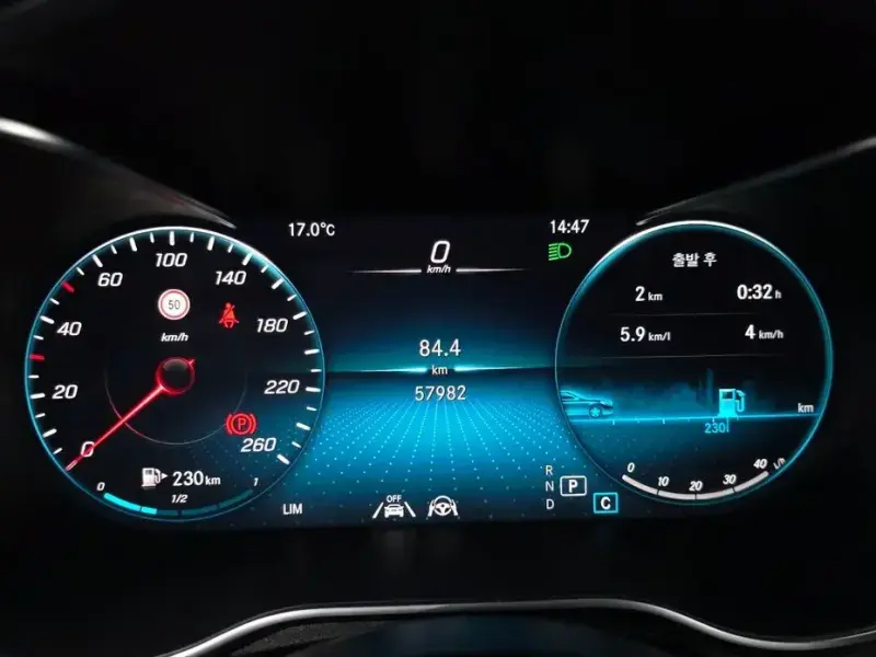 2021 Mercedes-Benz GLC с пробегом 57 982 км