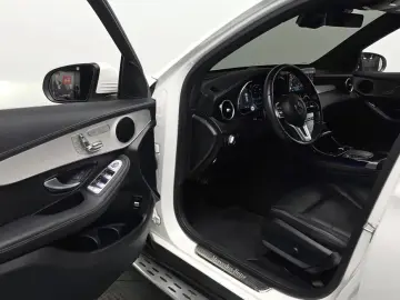 2021 Mercedes-Benz GLC с пробегом 57 982 км
