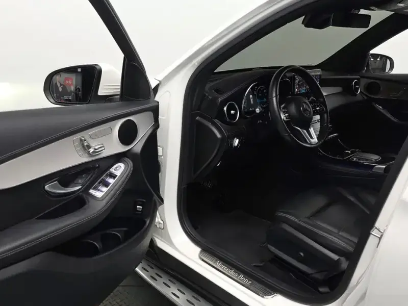 2021 Mercedes-Benz GLC с пробегом 57 982 км