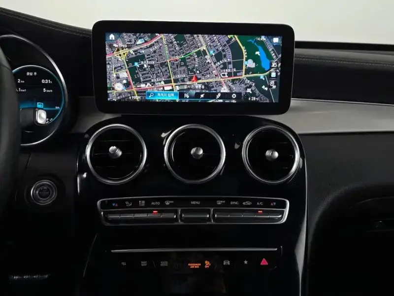2021 Mercedes-Benz GLC с пробегом 57 982 км