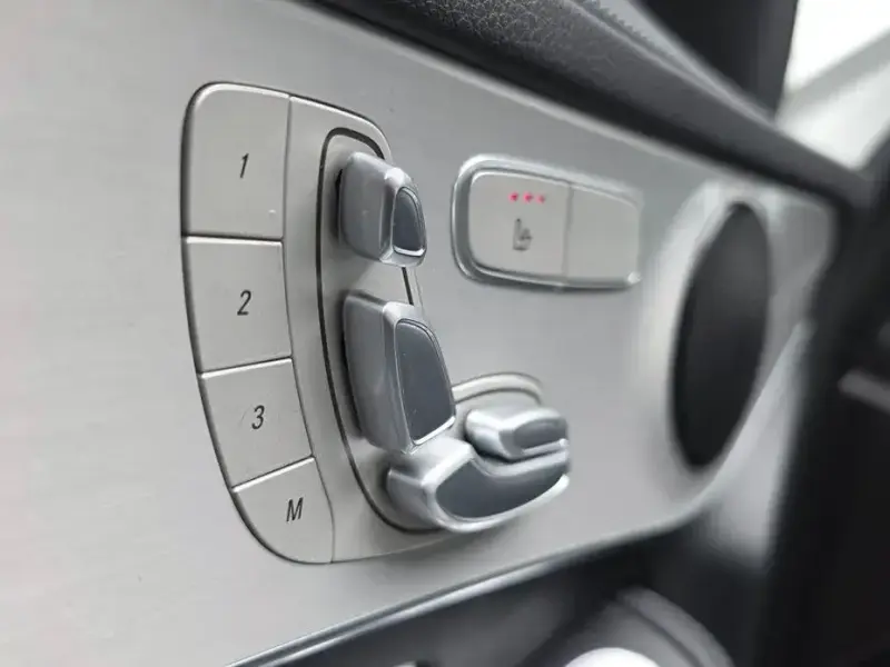 2021 Mercedes-Benz GLC с пробегом 57 982 км