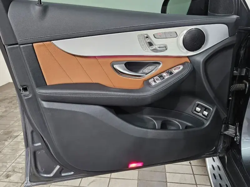 2022 Mercedes-Benz GLC с пробегом 73 147 км