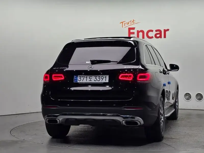 2021 Mercedes-Benz GLC с пробегом 61 670 км
