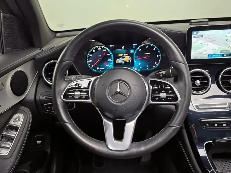 2021 Mercedes-Benz GLC с пробегом 61 670 км