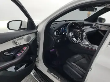 2021 Mercedes-Benz GLC с пробегом 82 821 км