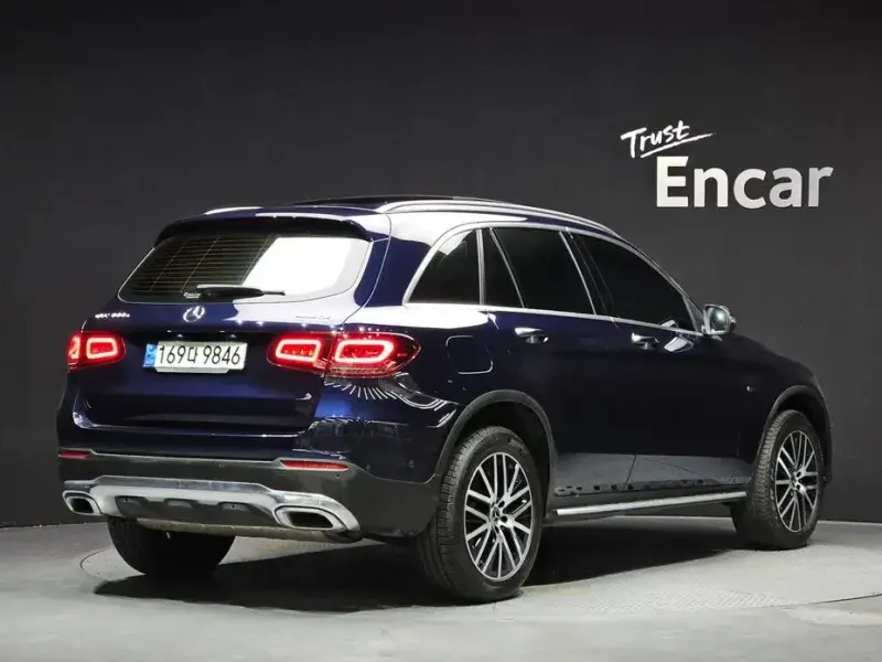 2021 Mercedes-Benz GLC с пробегом 61 873 км