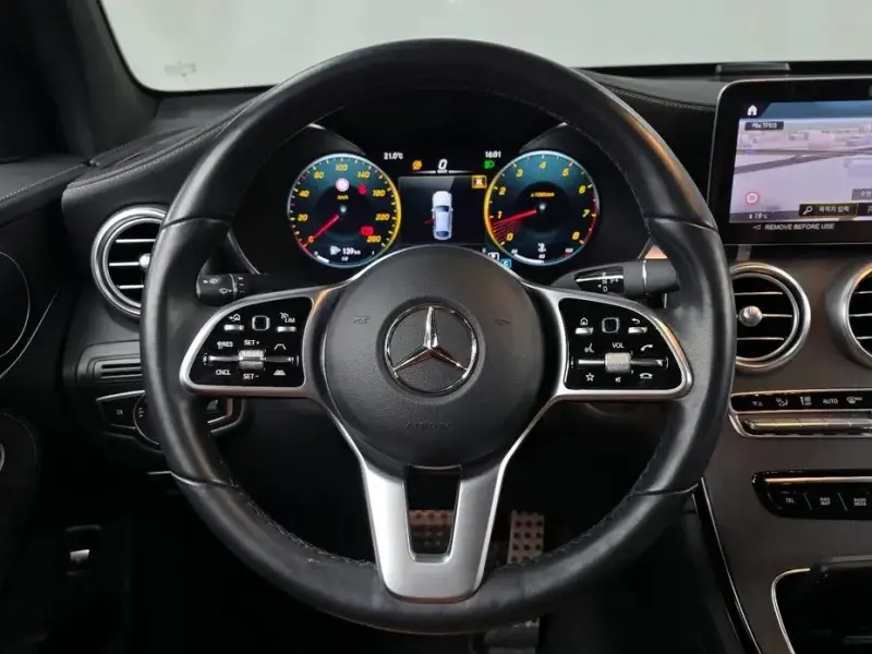 2022 Mercedes-Benz GLC с пробегом 96 982 км