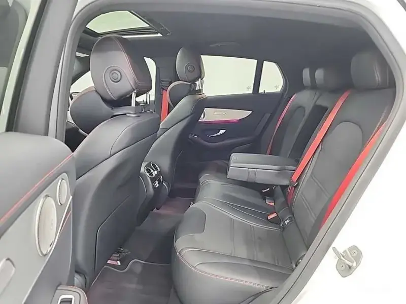 2021 Mercedes-Benz GLC с пробегом 109 990 км