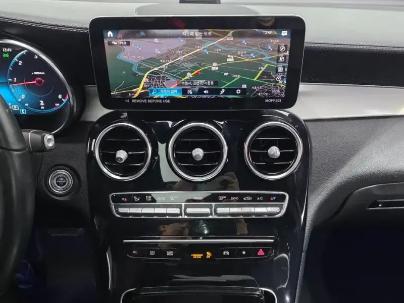 2022 Mercedes-Benz GLC с пробегом 99 005 км