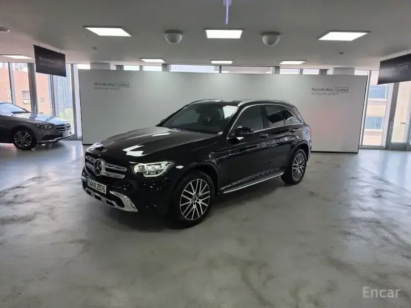 2021 Mercedes-Benz GLC с пробегом 52 993 км
