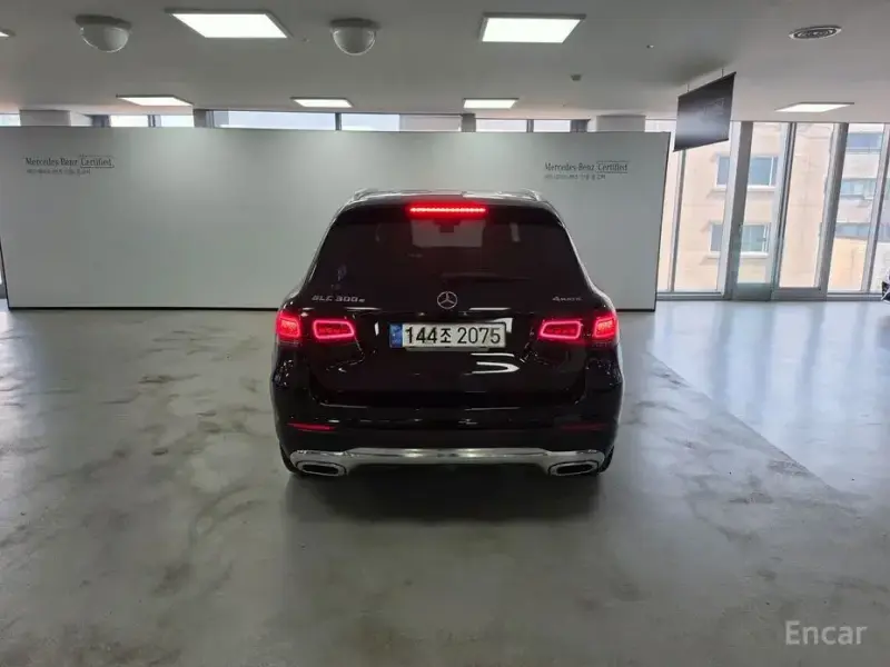 2021 Mercedes-Benz GLC с пробегом 52 993 км