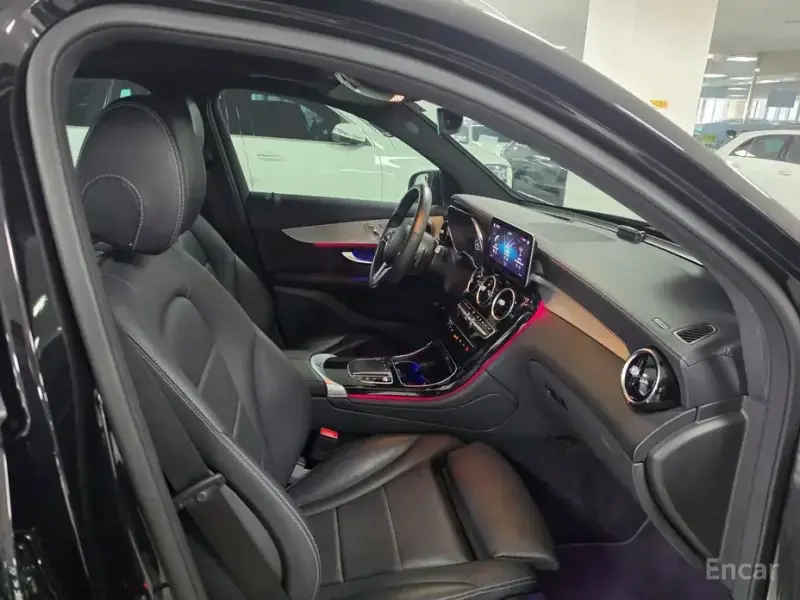 2021 Mercedes-Benz GLC с пробегом 52 993 км