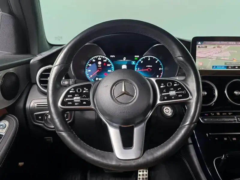 2021 Mercedes-Benz GLC с пробегом 132 273 км
