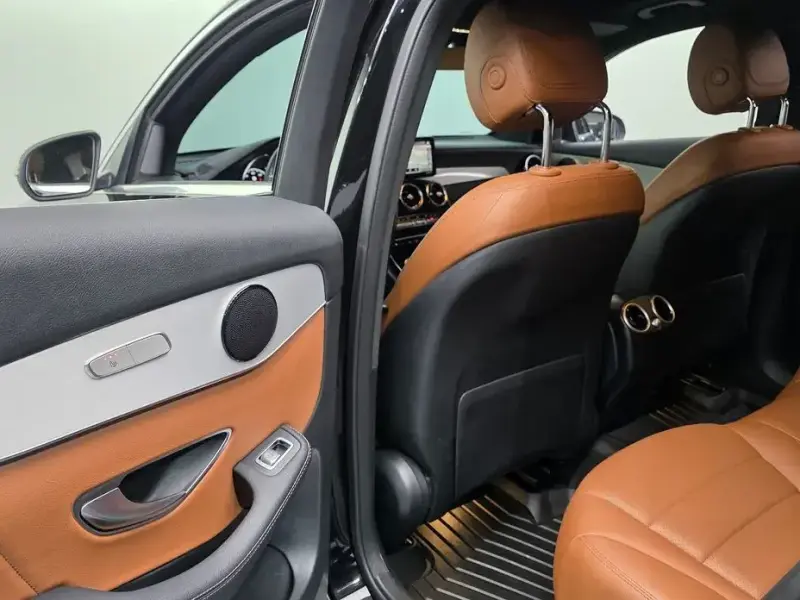 2021 Mercedes-Benz GLC с пробегом 132 273 км