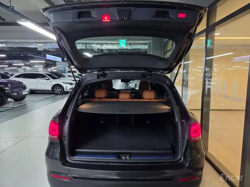 2022 Mercedes-Benz GLC с пробегом 94 000 км