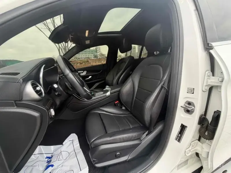 2022 Mercedes-Benz GLC с пробегом 128 000 км