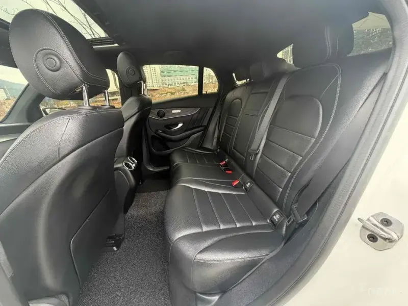 2022 Mercedes-Benz GLC с пробегом 128 000 км