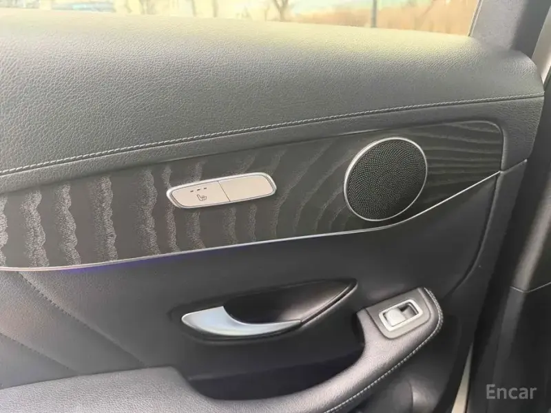 2022 Mercedes-Benz GLC с пробегом 128 000 км