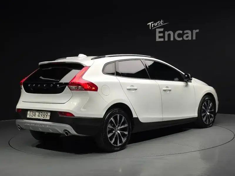 2019 Volvo V40 с пробегом 65 021 км