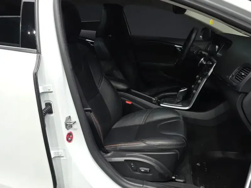 2019 Volvo V40 с пробегом 65 021 км