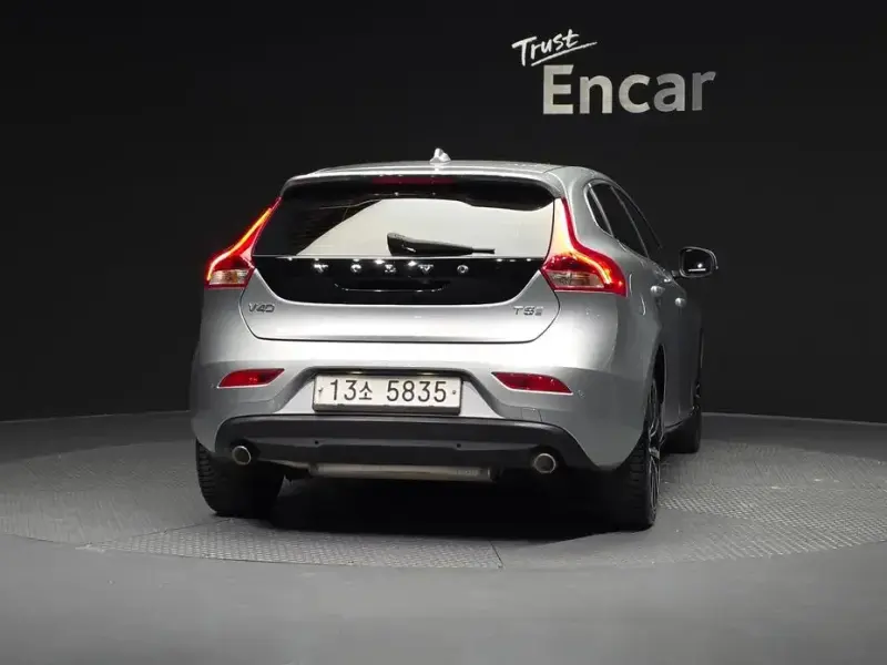 2018 Volvo V40 с пробегом 162 888 км