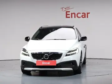 2019 Volvo V40 с пробегом 49 565 км