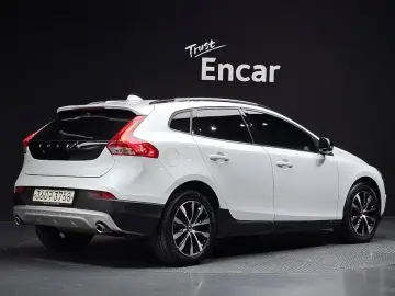 2019 Volvo V40 с пробегом 58 342 км