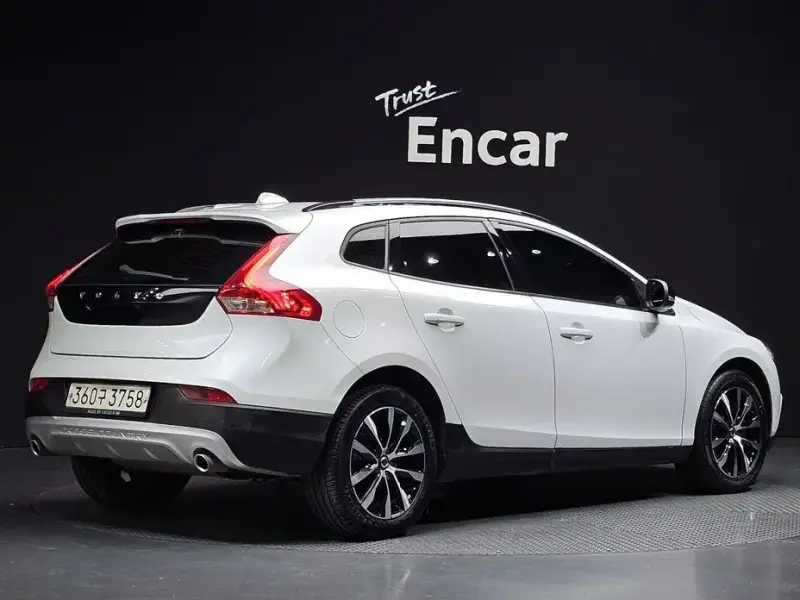 2019 Volvo V40 с пробегом 58 342 км