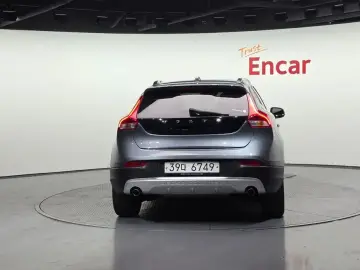 2018 Volvo V40 с пробегом 203 094 км