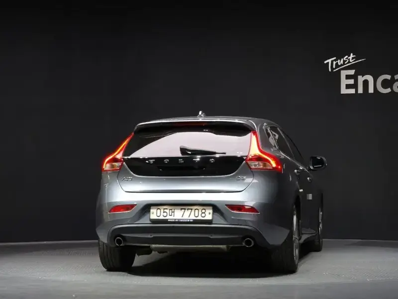 2018 Volvo V40 с пробегом 64 425 км