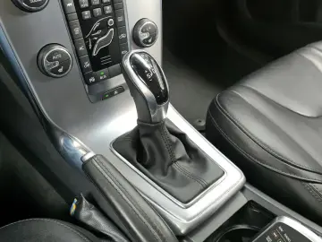 2018 Volvo V40 с пробегом 64 425 км