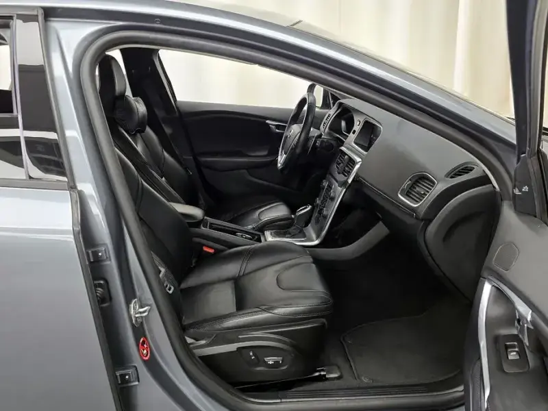 2018 Volvo V40 с пробегом 64 425 км
