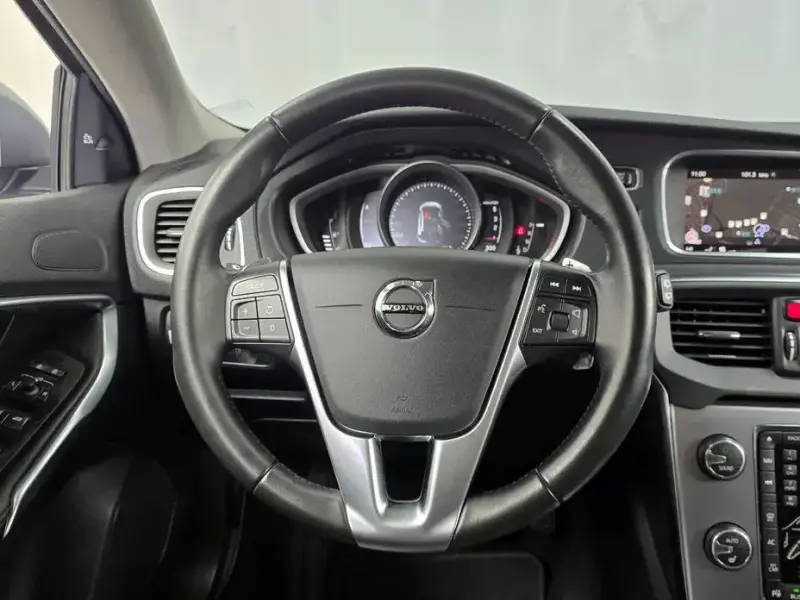 2018 Volvo V40 с пробегом 64 425 км