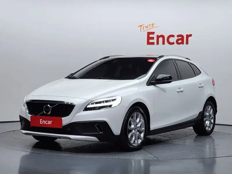 2018 Volvo V40 с пробегом 221 349 км